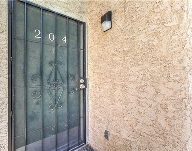 460 Elm Drive - Photo Thumbnail 3