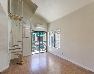 460 Elm Drive - Photo Thumbnail 5