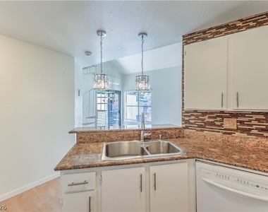 460 Elm Drive - Photo Thumbnail 9