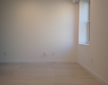 1511 Pacific Street - Photo Thumbnail 5