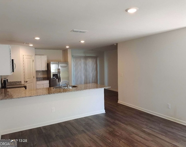 538 Pemberton Street - Photo Thumbnail 2