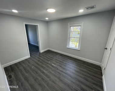 413 Ridge Avenue - Photo Thumbnail 1