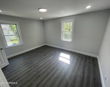 413 Ridge Avenue - Photo Thumbnail 3