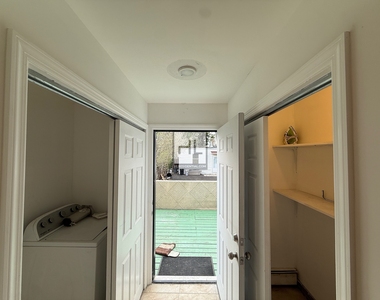 Lockman Avenue - Photo Thumbnail 6