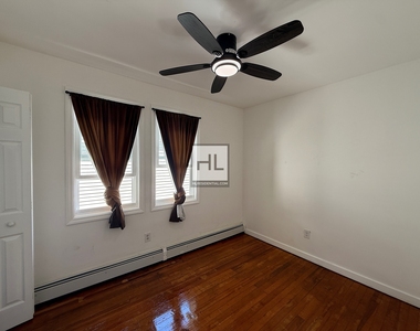 Lockman Avenue - Photo Thumbnail 10