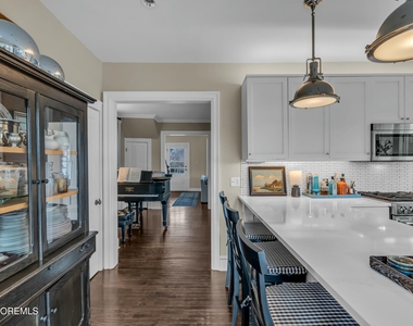 1108 4th Avenue - Photo Thumbnail 7