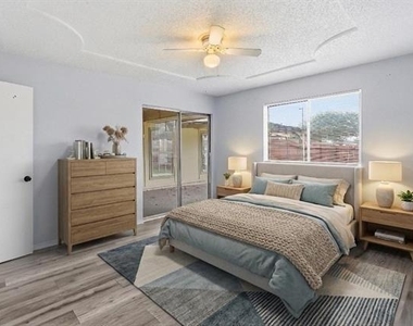 5209 Daytona Drive - Photo Thumbnail 4