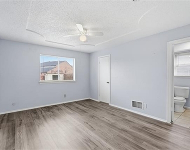 5209 Daytona Drive - Photo Thumbnail 16