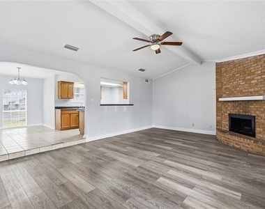 5209 Daytona Drive - Photo Thumbnail 12