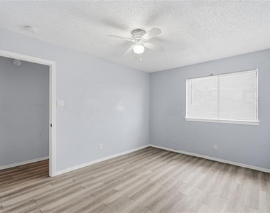 5209 Daytona Drive - Photo Thumbnail 30