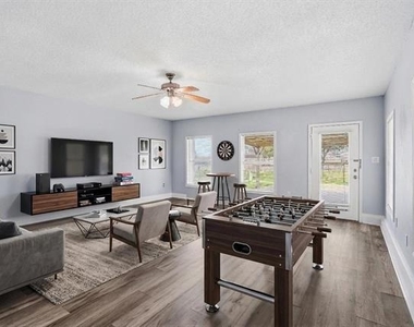 5209 Daytona Drive - Photo Thumbnail 3