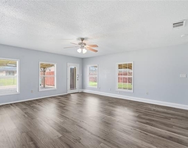 5209 Daytona Drive - Photo Thumbnail 22
