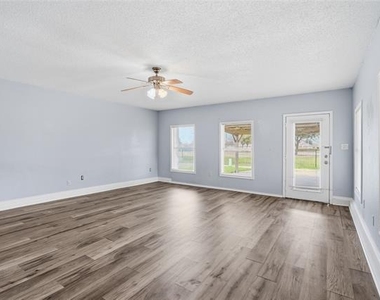 5209 Daytona Drive - Photo Thumbnail 21