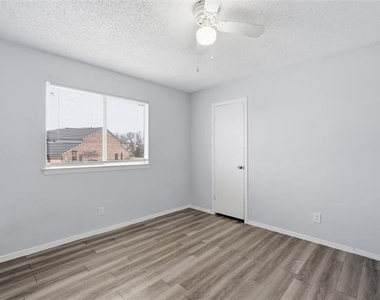 5209 Daytona Drive - Photo Thumbnail 25