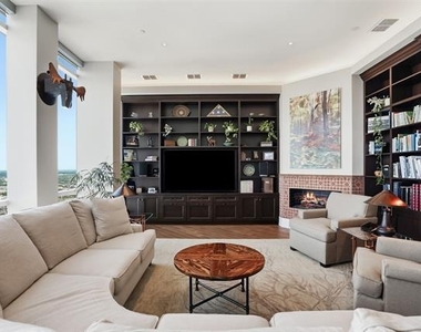 500 Throckmorton Street - Photo Thumbnail 10