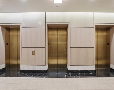 500 Throckmorton Street - Photo Thumbnail 1