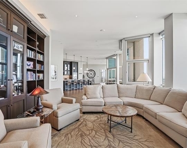 500 Throckmorton Street - Photo Thumbnail 13
