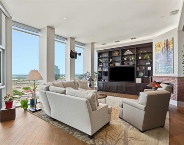 500 Throckmorton Street - Photo Thumbnail 9