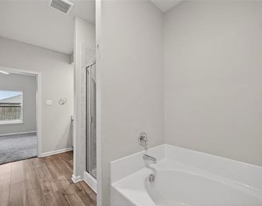 2105 Rougle Court - Photo Thumbnail 15