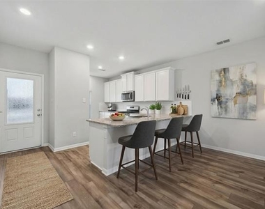 2105 Rougle Court - Photo Thumbnail 3