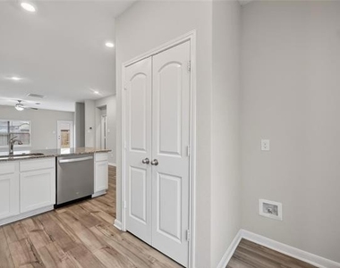 2105 Rougle Court - Photo Thumbnail 6