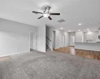 2105 Rougle Court - Photo Thumbnail 8