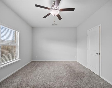 2105 Rougle Court - Photo Thumbnail 12