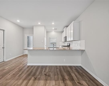 2105 Rougle Court - Photo Thumbnail 7