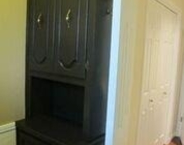 2109 Meadow Lane - Photo Thumbnail 9