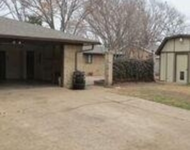 2109 Meadow Lane - Photo Thumbnail 16