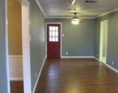 2109 Meadow Lane - Photo Thumbnail 4