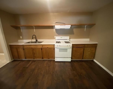 625 York Street - Photo Thumbnail 10