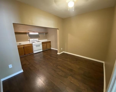 625 York Street - Photo Thumbnail 9