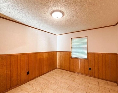 3708 Holland Drive - Photo Thumbnail 9