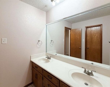 3708 Holland Drive - Photo Thumbnail 18