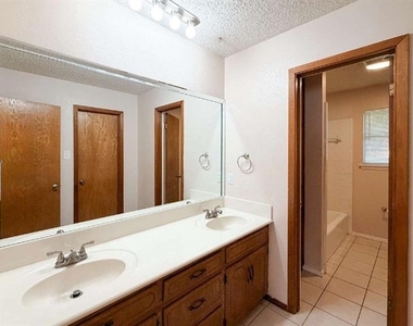 3708 Holland Drive - Photo Thumbnail 16