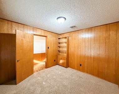 3708 Holland Drive - Photo Thumbnail 6