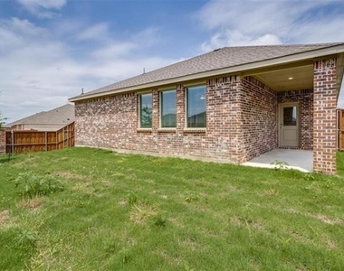 1213 Blue Spring Drive - Photo Thumbnail 12