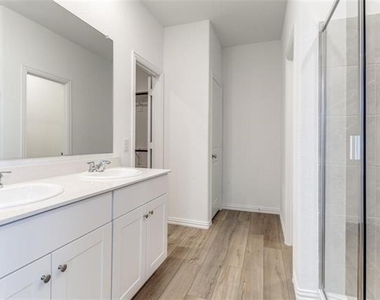 1213 Blue Spring Drive - Photo Thumbnail 11