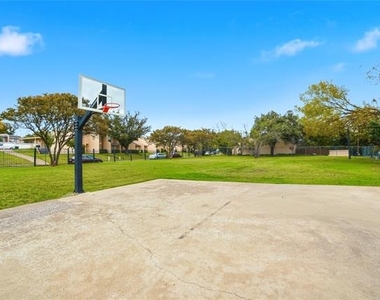 334 Valley Park Drive - Photo Thumbnail 32