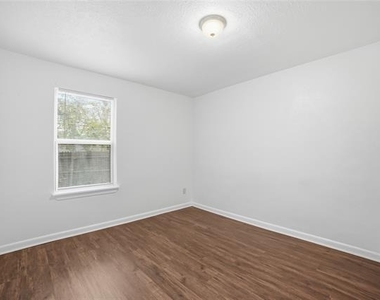 334 Valley Park Drive - Photo Thumbnail 16