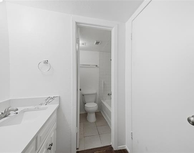334 Valley Park Drive - Photo Thumbnail 21