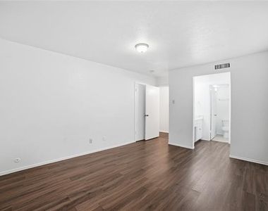 334 Valley Park Drive - Photo Thumbnail 20