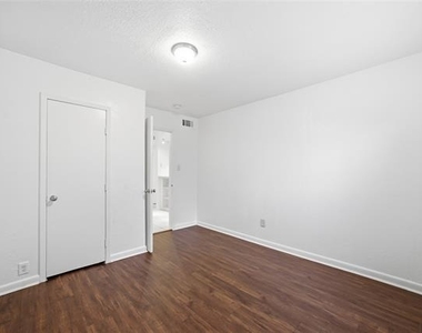 334 Valley Park Drive - Photo Thumbnail 17