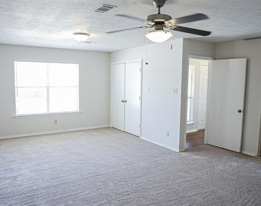 1302 Crescent Street - Photo Thumbnail 29