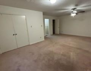 1302 Crescent Street - Photo Thumbnail 8
