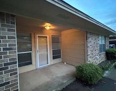 1302 Crescent Street - Photo Thumbnail 4