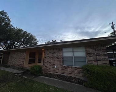 1302 Crescent Street - Photo Thumbnail 22