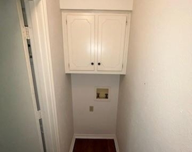 1302 Crescent Street - Photo Thumbnail 7