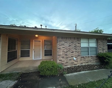 1302 Crescent Street - Photo Thumbnail 21